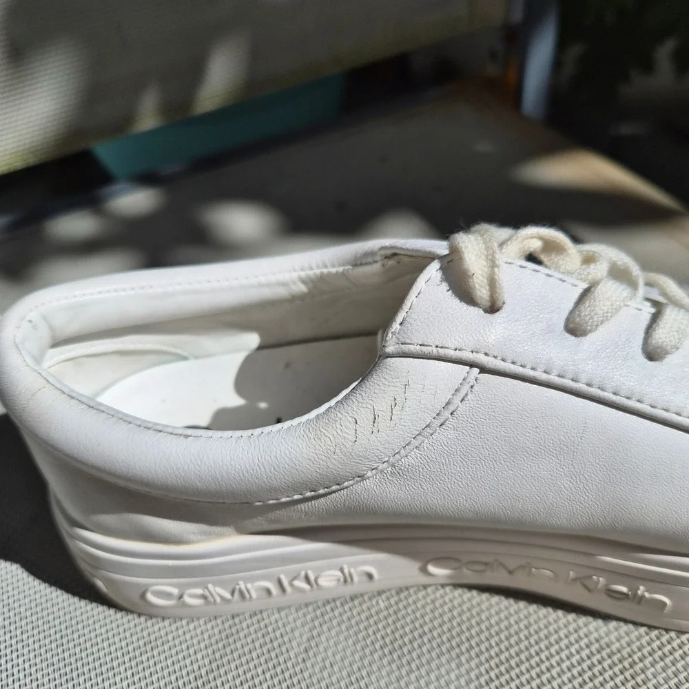 Calvin Klein White Leather Platform Sneakers Embossed Logo Low Top Y2K Preppy